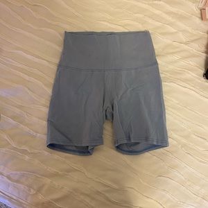 aritzia TNA biker shorts